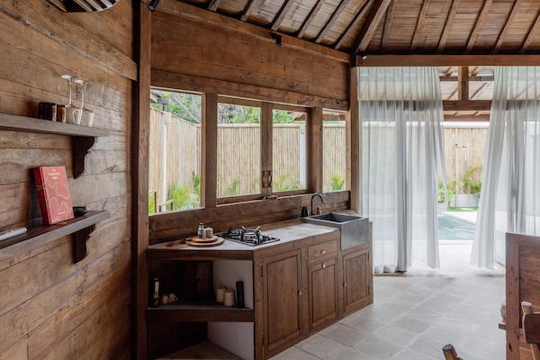Signature Villa, Pool View | Private kitchen | Mini-fridge, stovetop, electric kettle, paper towels