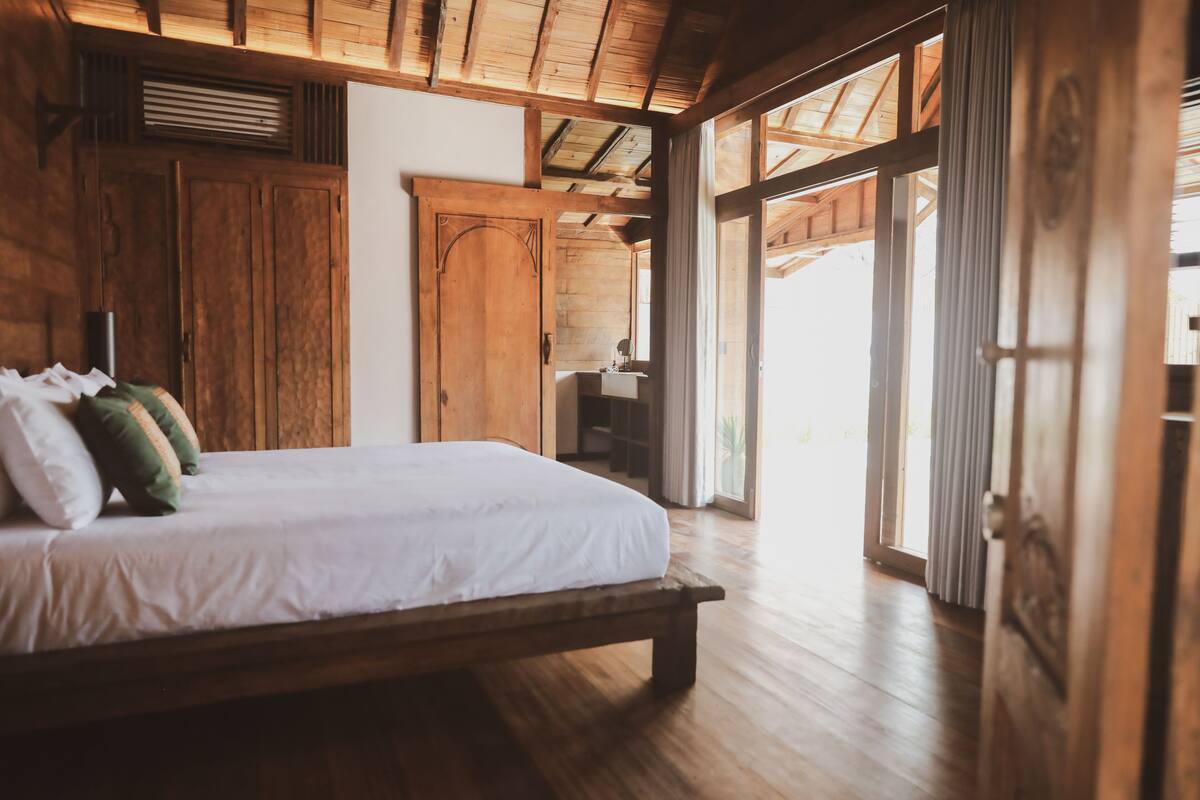 ดีลักซ์วิลล่า | เครื่องนอนระดับพรีเมียม, ผ้านวมขนเป็ด, เตียง Select Comfort, มินิบาร์