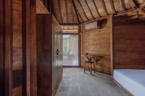 Villa Signature | Ropa de cama de alta calidad, edredones de plumas, minibar y escritorio