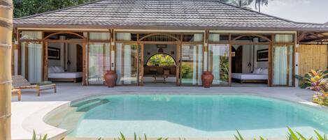 Villa Batu | Premium bedding, down comforters, minibar, in-room safe