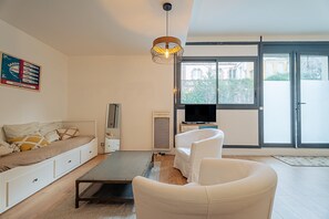 TV - Apartment 'Rennes Hyper Centre - Cosy' with Wi-Fi (Rennes)