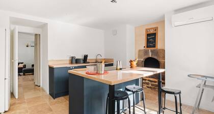 Holiday Home 'Maison De Campagne Rennes Parc Expo' with Private Terrace, Private Garden and Wi-Fi