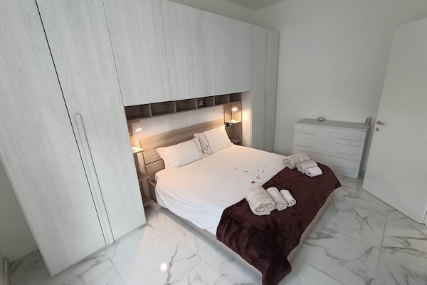 3 chambres, bureau, Wi-Fi gratuit, draps fournis