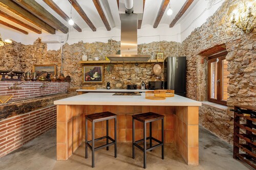 Holiday Home 'La Quadra Rural Housing' with Private Terrace, Wi-Fi and Air Conditioning