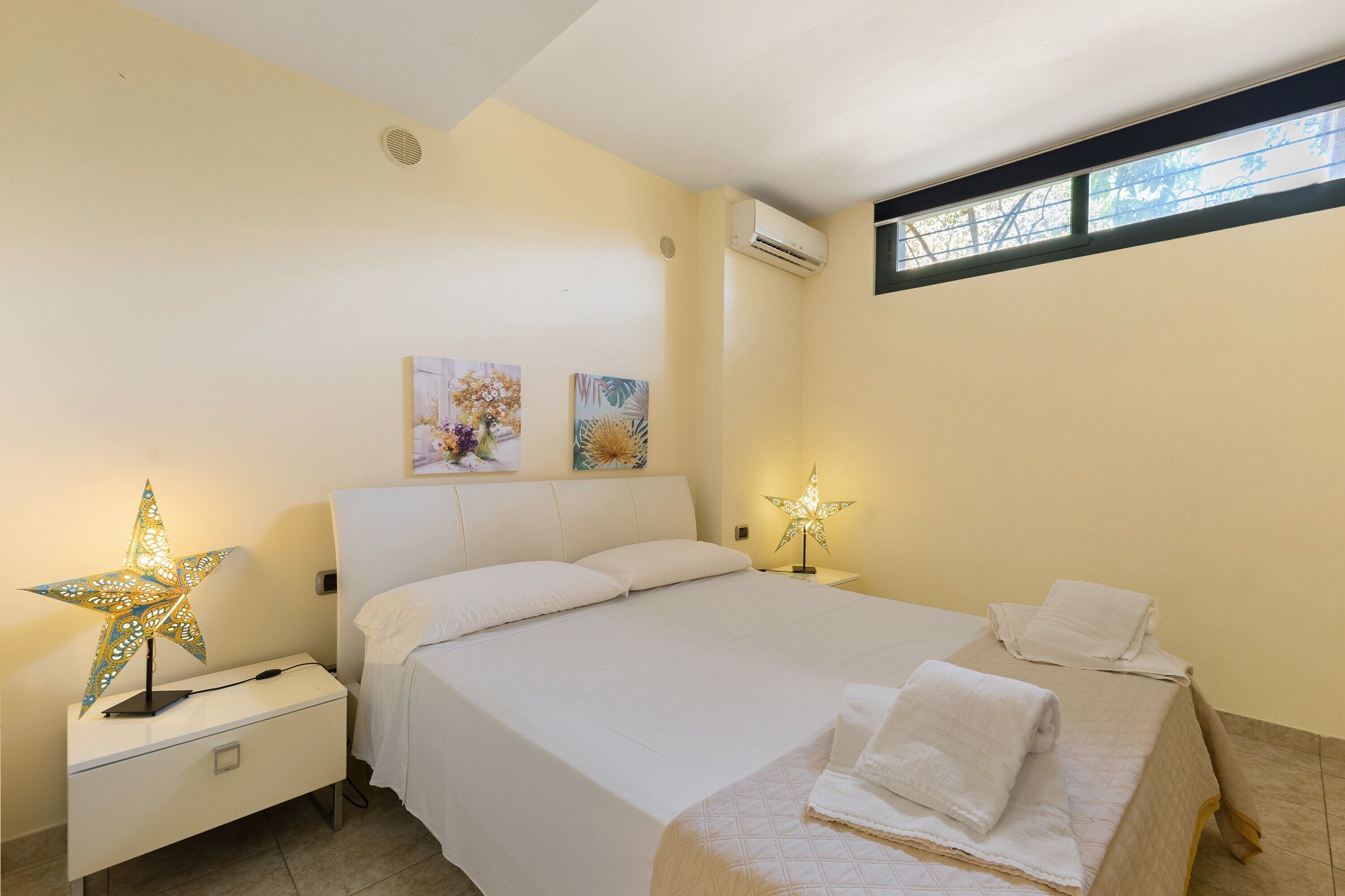 2 slaapkamers, een strijkplank/strijkijzer, gratis wifi, beddengoed