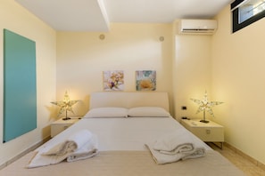 2 bedrooms, iron/ironing board, WiFi (free), bed sheets