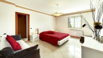 7 habitaciones, tabla de planchar con plancha y wifi gratis