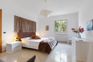 7 chambres, fer et planche à repasser, Wi-Fi gratuit, draps fournis