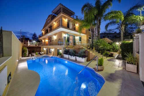 Villa 'Magda' mit privatem Pool, WLAN und Klimaanlage