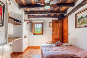 4 Schlafzimmer, Bügeleisen/Bügelbrett, kostenloses WLAN, Bettwäsche
