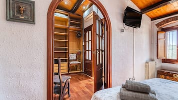 4 soverom, strykejern/-brett, wi-fi (inkludert) og sengetøy