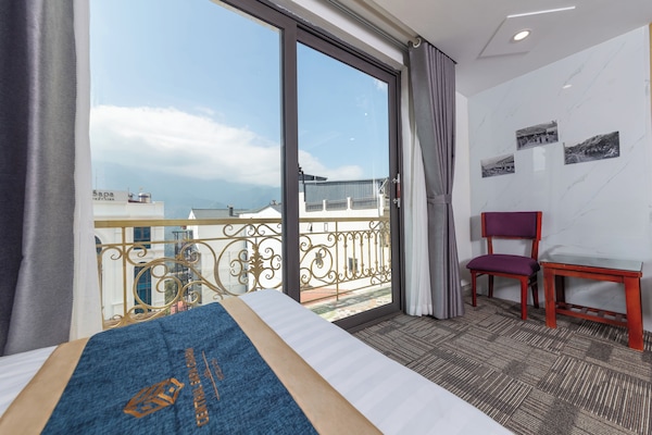 Premier Triple Room | 1 bedroom, premium bedding, desk, laptop workspace