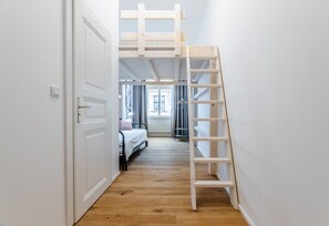 2 bedrooms, desk, iron/ironing board, free WiFi