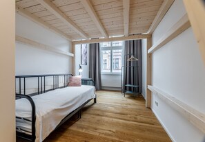 2 bedrooms, desk, iron/ironing board, free WiFi