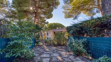 Enceinte de lâhĂ©bergement