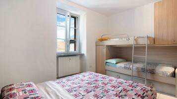 2 chambres, fer et planche Ă repasser, Wi-Fi gratuit, draps fournis