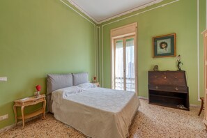 2 bedrooms, iron/ironing board, free WiFi, bed sheets - Apartment 'Dimora Anni 50' with Private Terrace, Wi-Fi and Air Conditioning (lecce)