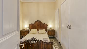 5 bedrooms, free WiFi, bed sheets