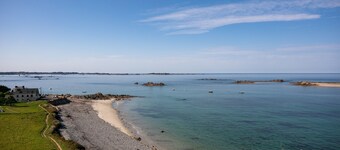 Maison de pecheur en pierres bord de mer 300 m