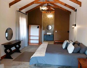 Luxury Chalet | 1 bedroom - Mazunga Tented Camp (Phalaborwa)