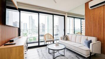 Televisión, oficina