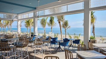 Poolside bar