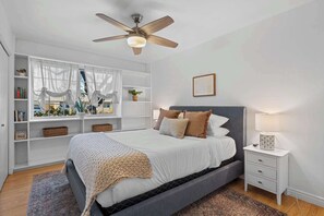 3 habitaciones, escritorio, tabla de planchar con plancha y wifi
