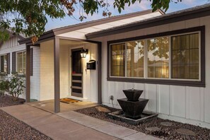 تفاصيل الفندق من الخارج