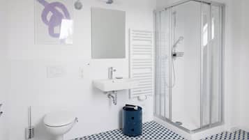 Sturta, vistvænar snyrtivörur, hárblásari, handklæði
