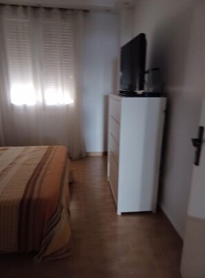 2 habitaciones, tabla de planchar con plancha y wifi gratis 