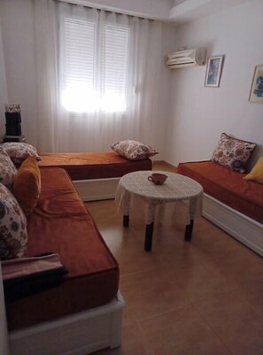 TV - Appartement Agréable et Lumineux à Deux pas de la Forêt de Bouchaoui (Chéraga)