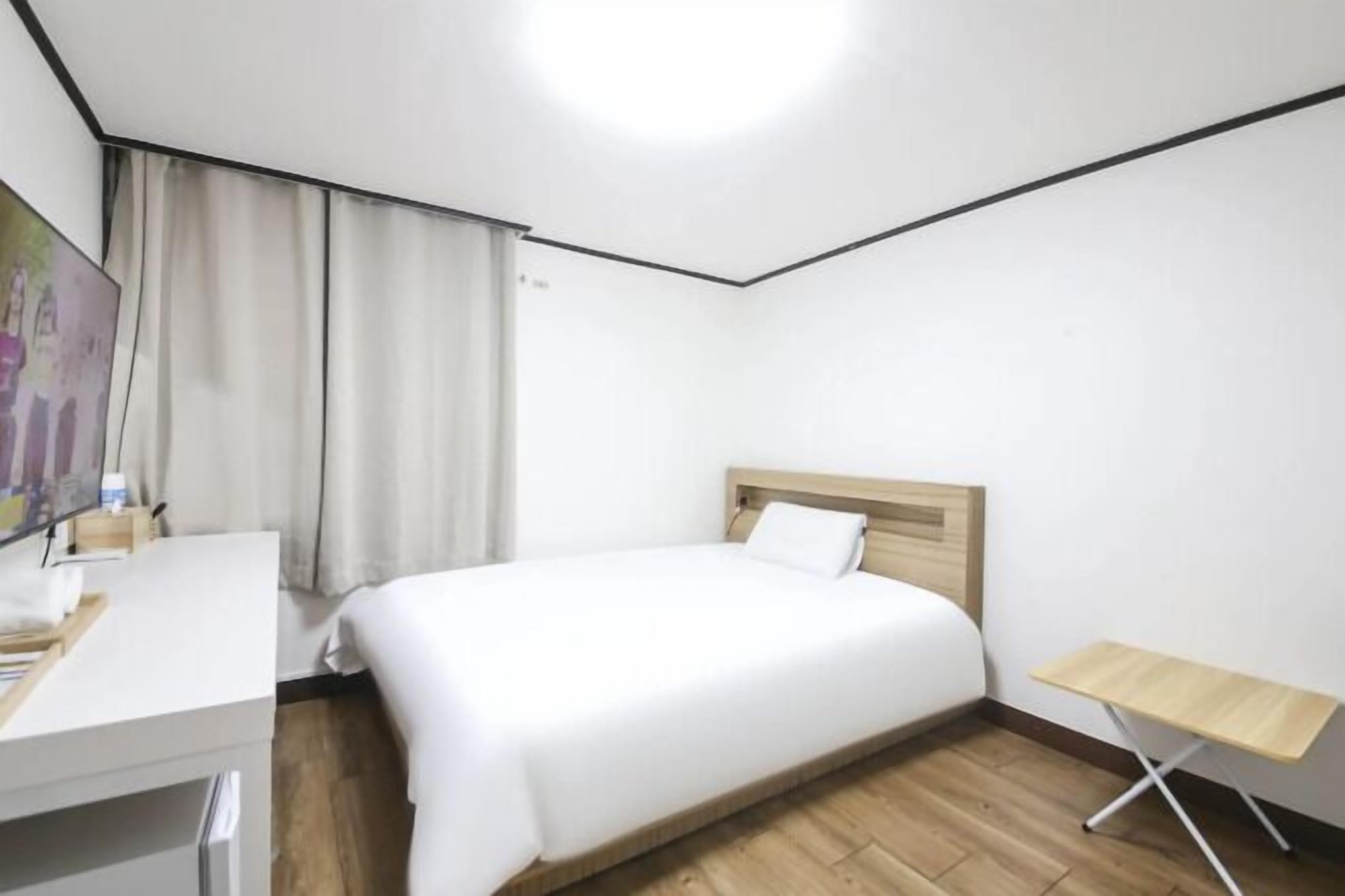 Bureau, Wi-Fi gratuit, draps fournis