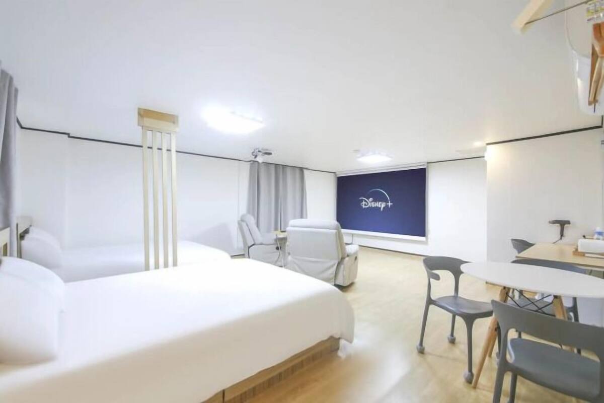 Bureau, Wi-Fi gratuit, draps fournis