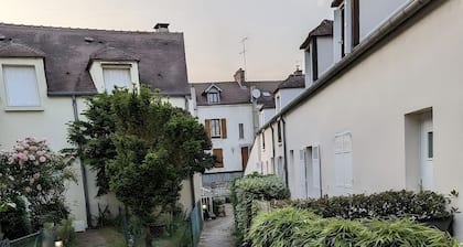 Charmante Maisonnette Centre Nemours
