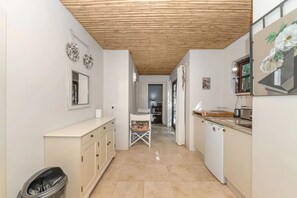 Basic House, 2 Single Beds | Private kitchen