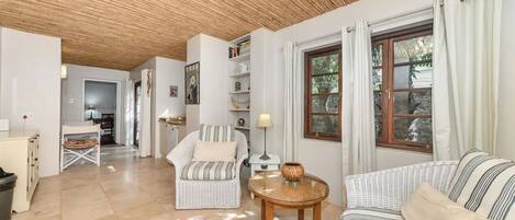 Basic House, 2 Single Beds | Living area