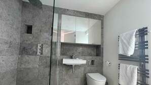 Ảnh chưa phân loại, 4 trong số 15 ảnh, n út