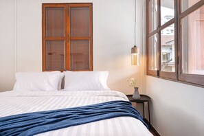 4 bedrooms, iron/ironing board, free WiFi, bed sheets - Private-House in Bangkok CityCenter, near BTS Ekkamai station & wi-fi_BigC_7-11 (Krung Thep Maha Nakhon)