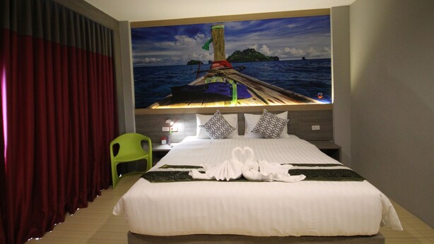 Down duvets, memory-foam beds, in-room safe, desk - Krabi Charm (Krabi)