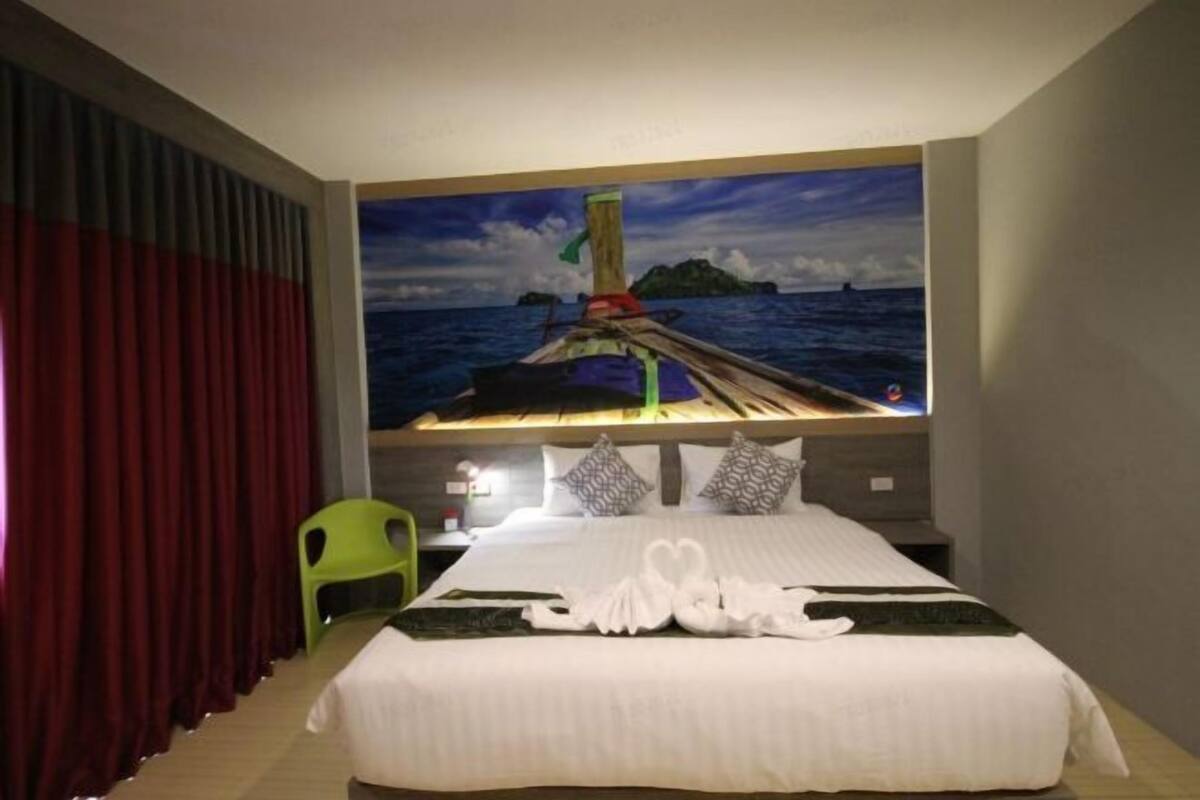 1 bedroom, down duvets, memory-foam beds, in-room safe