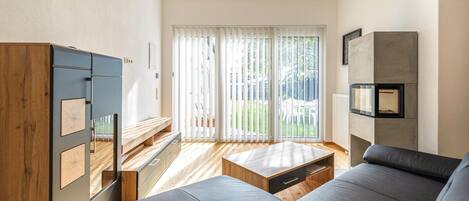 Télévision, cheminée