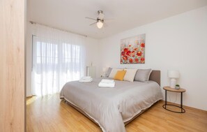 5 chambres, lit parapluie, Wi-Fi gratuit, draps fournis