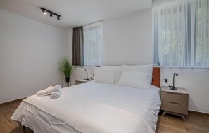 4 bedrooms, in-room safe, travel crib, free WiFi