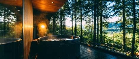Indoor spa tub