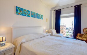 2 bedrooms, iron/ironing board, free WiFi