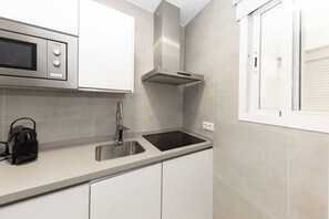 Private kitchen - Recaredo, Nº2-Apartment 1 bedroom 1st Floor (Sevilla)