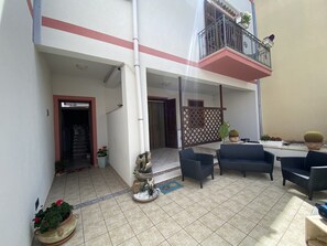 บริเวณภายนอก