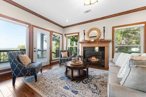 TV, lareira, videogames, DVD player