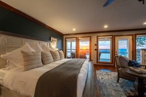 6 bedrooms, desk, iron/ironing board, WiFi