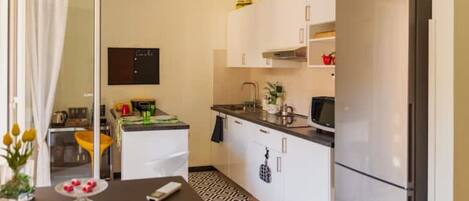 Micro-ondes, lave-vaisselle, serviettes en papier